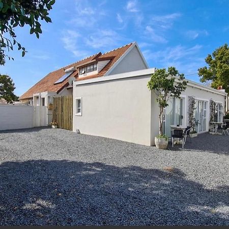 Second Best Accommodation Ист-Лондон Экстерьер фото