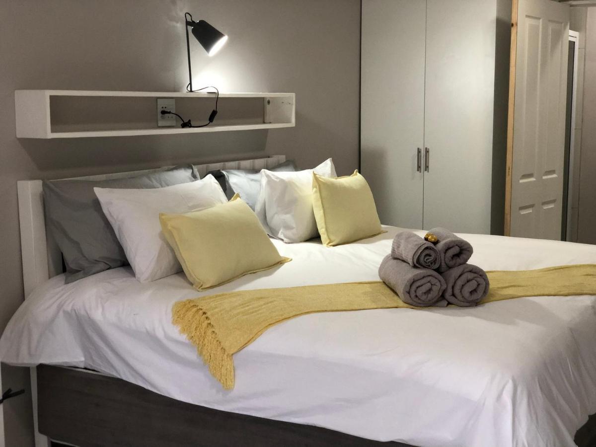 Second Best Accommodation Ист-Лондон Экстерьер фото