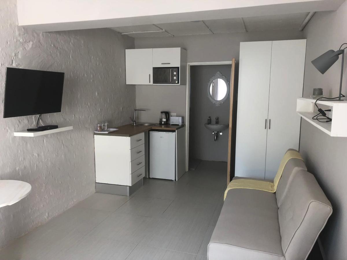 Second Best Accommodation Ист-Лондон Экстерьер фото